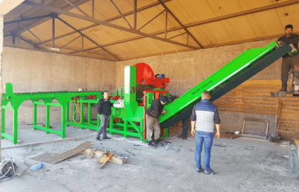 Banda de evacuare lemn despicat